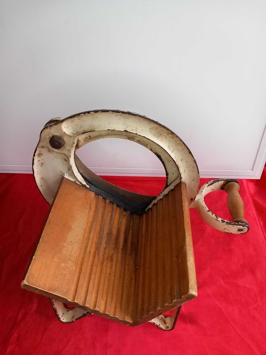 Машина за Рязане на Хляб и Колбаси,  Raadvad