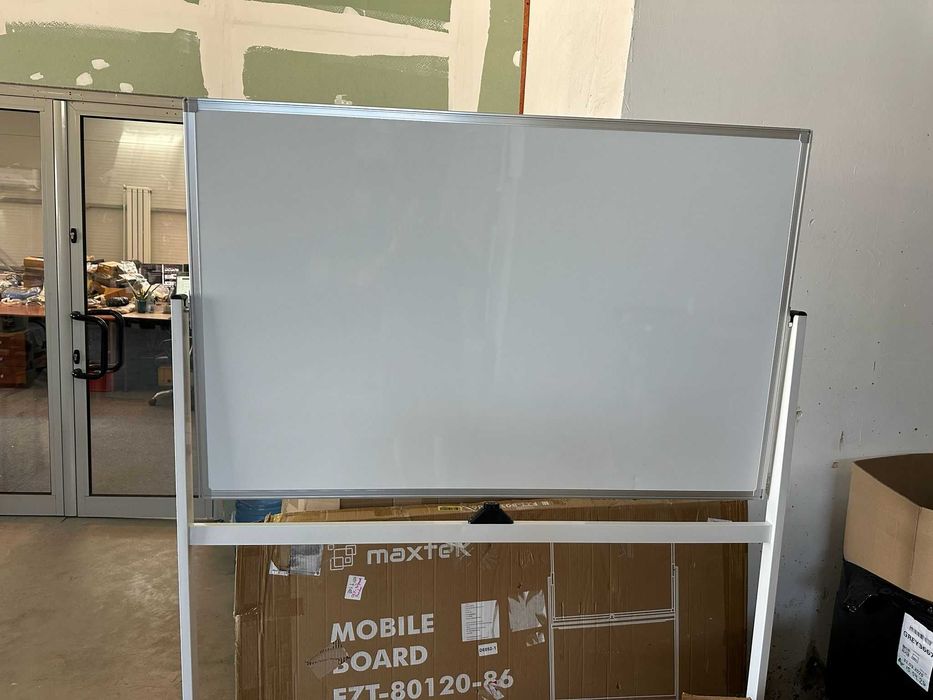 Tablă albă mobilă maxtek 120 × 80 cm, cu două fețe, suport și suprafață magnetică, ramă din aluminiu