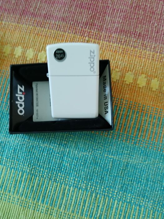 Продавам запалка Зипо