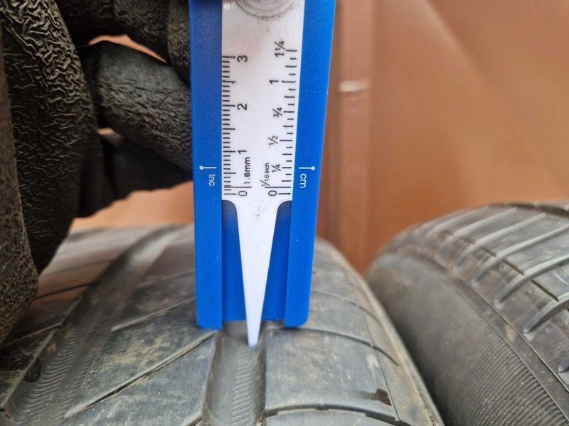 2 Michelin R18 235/55
летни гуми
DOT4721