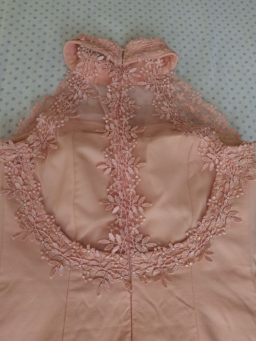 Официална рокля с дантела