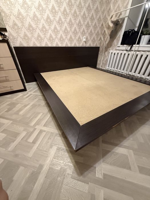 Кровать двуспальная