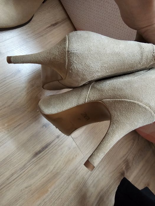 Zara reserved 40 естествен велур бежави