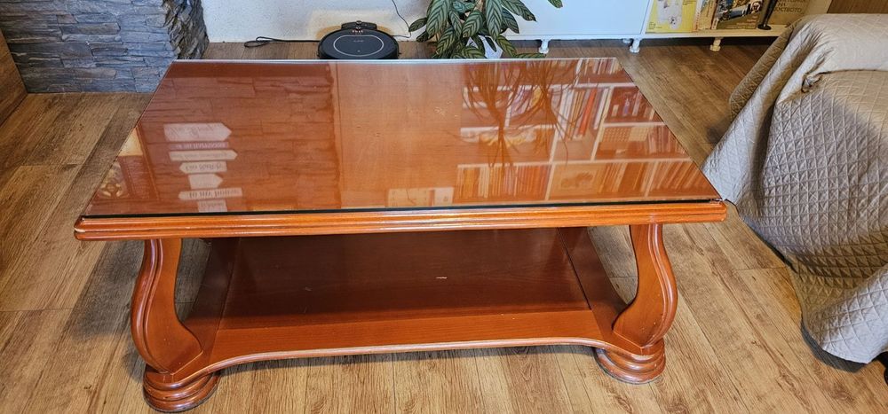 Холна маса от масивна дървесина. Стил барок.