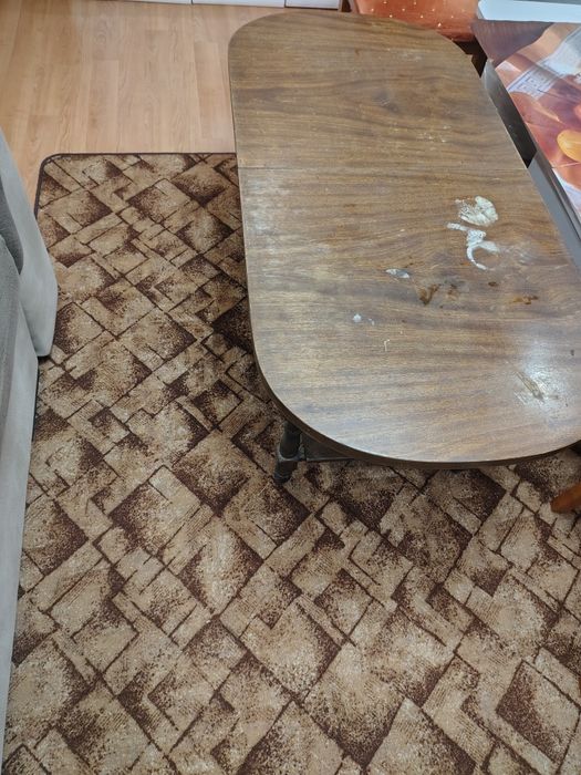 Продавам холна маса