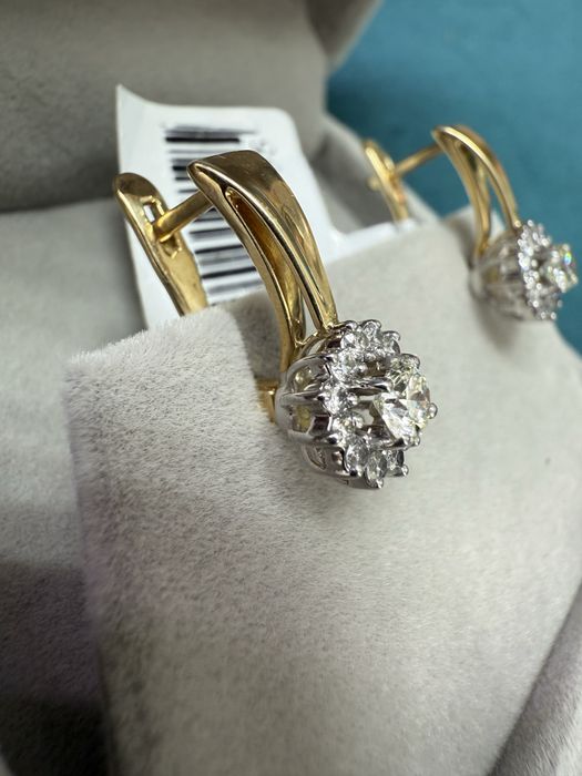 Золотые серьги с бриллиантами