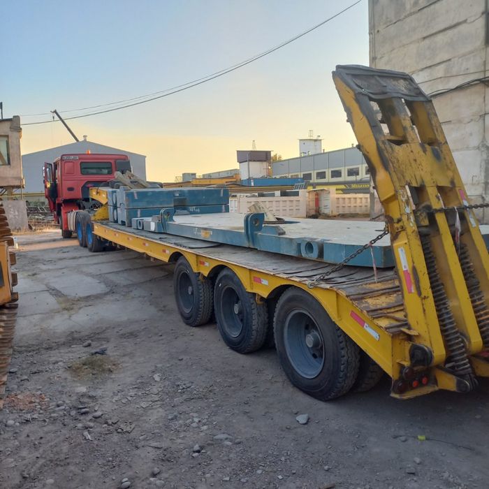 Продаётся тягая HOWO  вместе с трейлер