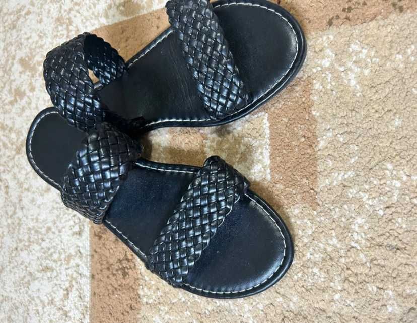 Papuci de dama negri