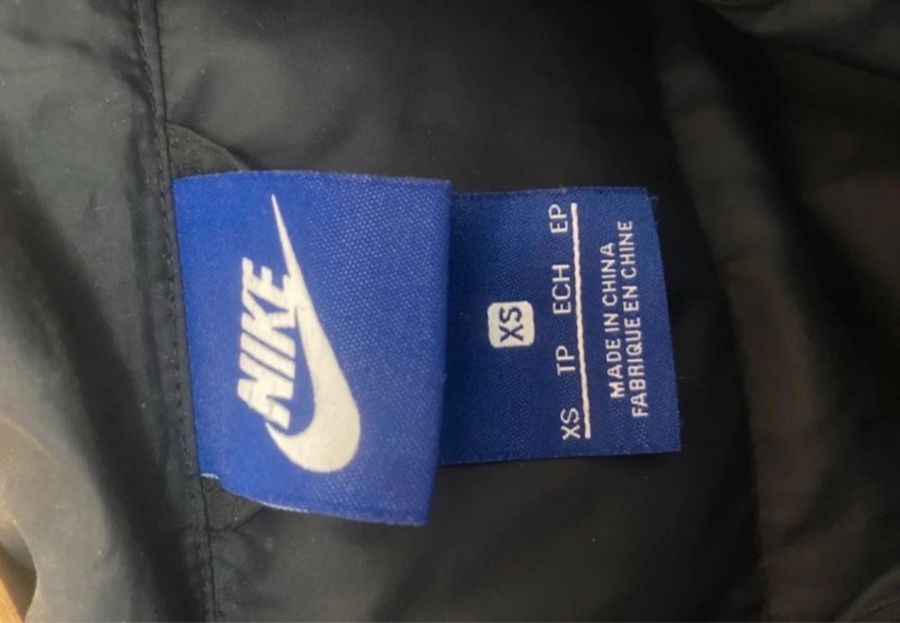 Geaca nike. Marimea: XS