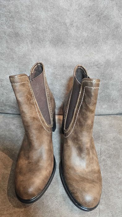 Продавам дамски боти 39 номер на известна фирма за 50 лева