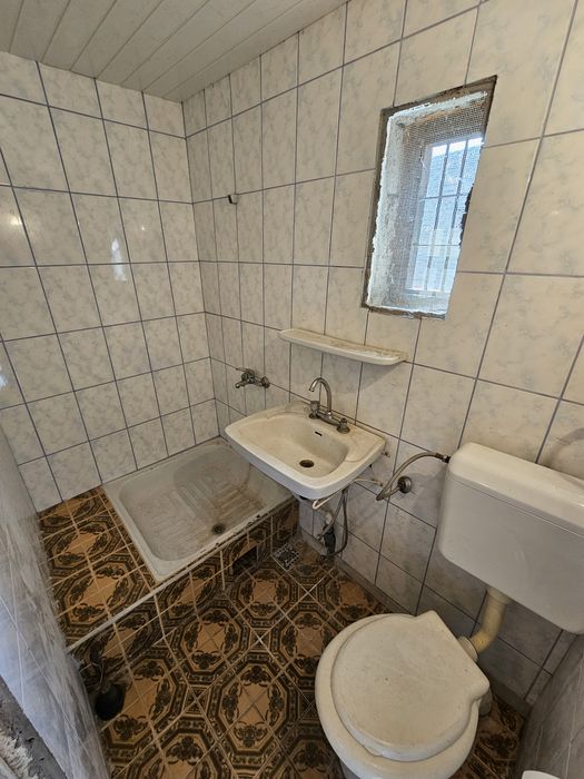 Casa de vânzare, teren 2800 mp