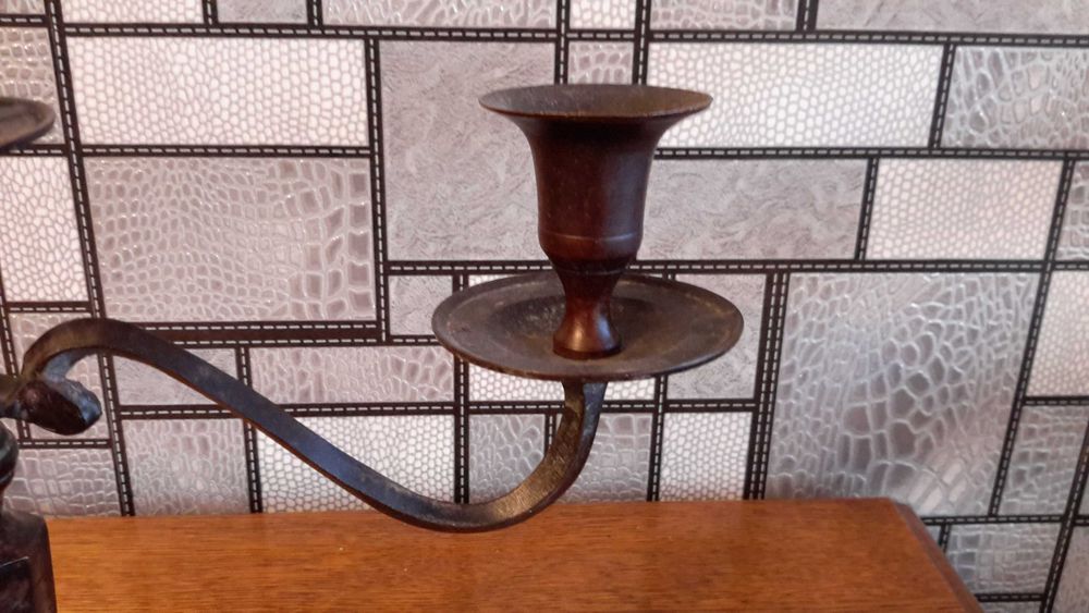 Метален свещеник