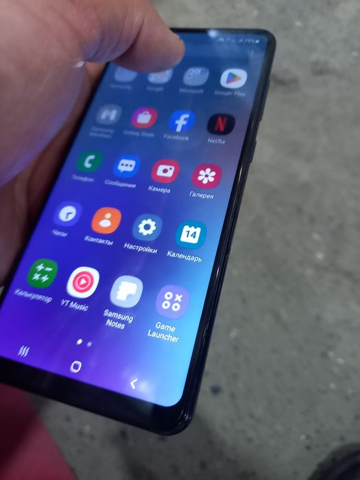 A21s samsung ideal holati tiniq 32GB hotirasi 2 sim karta imey bo'gan.