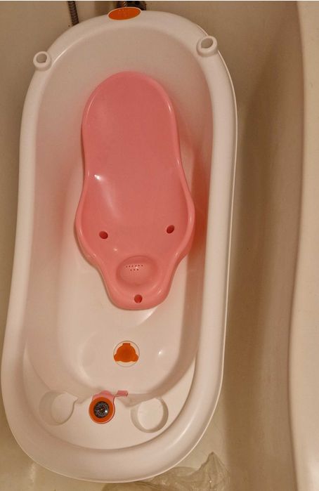 Cadita ergonomica cu reductor detasabil si termometru Little Mom roz