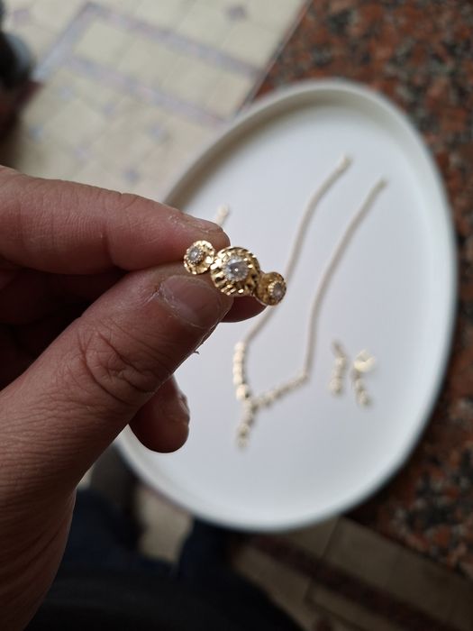 Tilla nabor sotiladi Золотой комплект