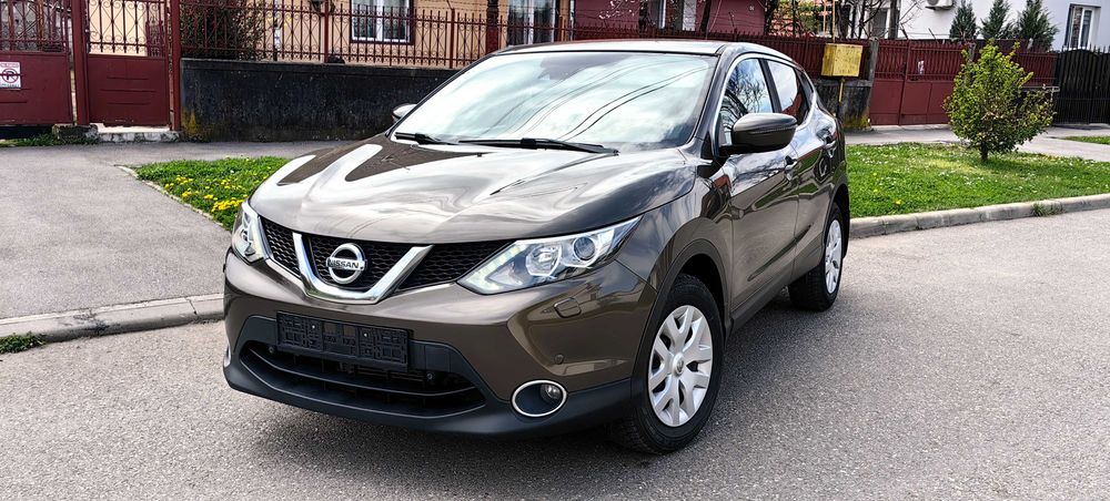 Nissan Qashqai AUTOMAT / Navi / Senzori / Lane assist / Camera