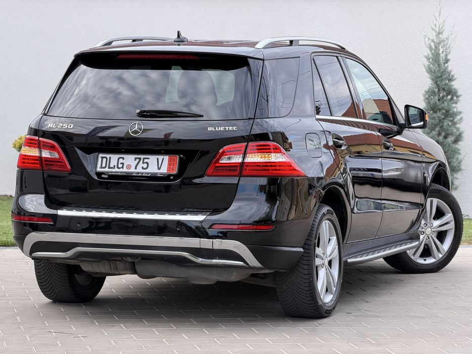 Vand Mercedes ML An 2012 motor 2.2 Diesel