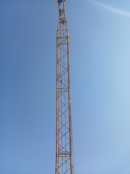 Кран Атличним рабочий башни срочна