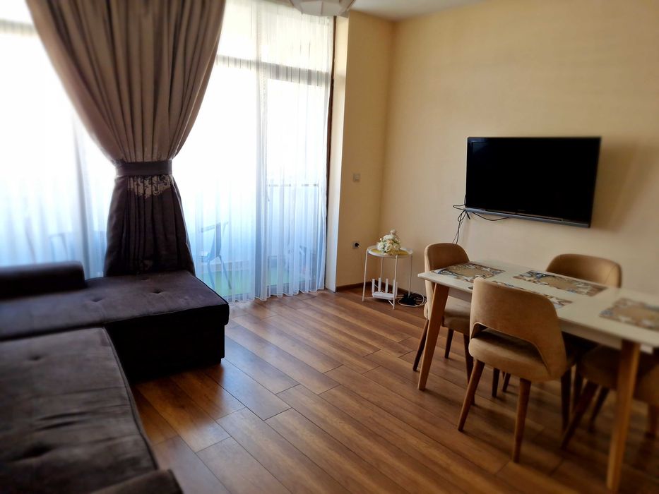 Дава се под наем Двустаен апартамент в Варна, Трошево - 67 кв.м за 663 € - Снимка #1