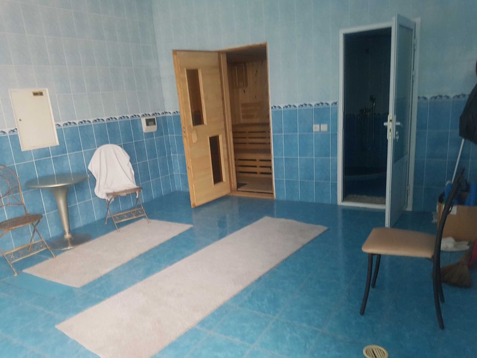 ховли 8 соти 2  этаж сотилади