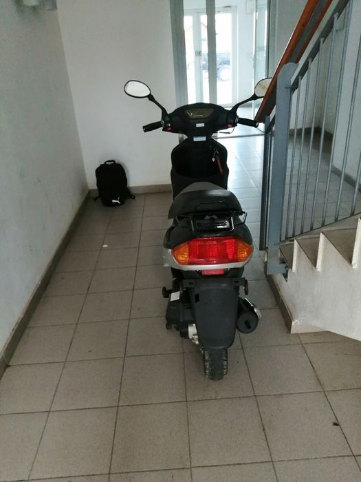 Vand scuter benzina 2 timpi