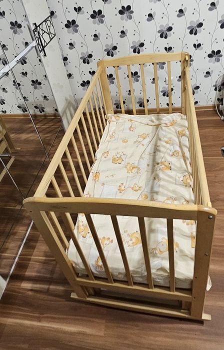 Продаю детскую кроватку