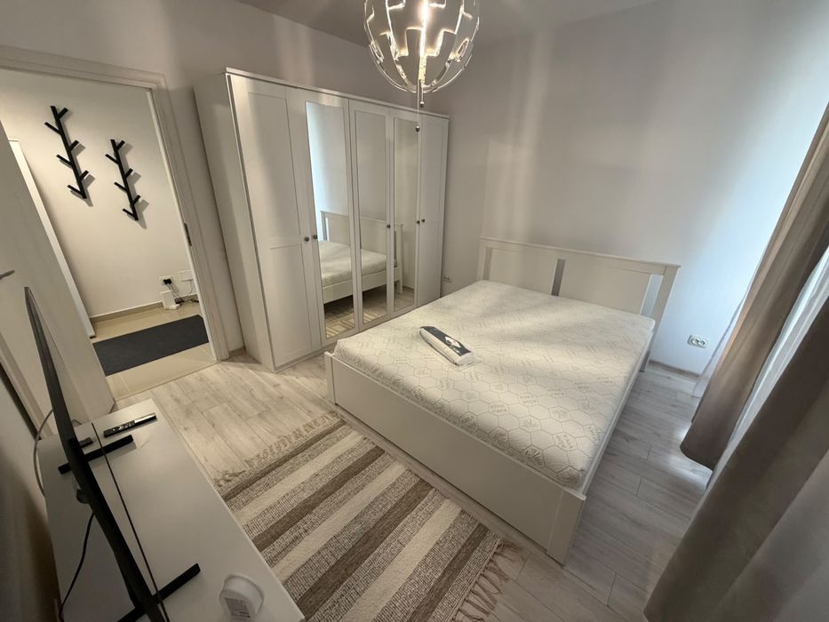 Inchiriez Apartament Militari Resident