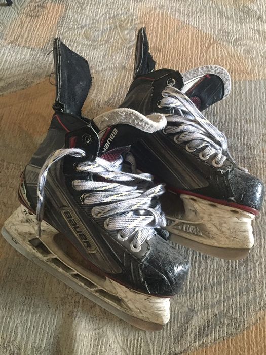 Коньки хоккейные