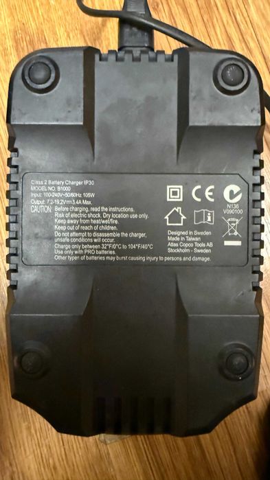 Incarcator PRO B1000 /Acumulatori B12