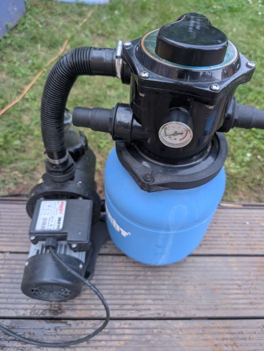 Vând pompa și filtru nisip pt piscina
