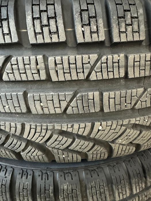 Anvelope iarna 215/60R17 Pirelli SottoZero winter