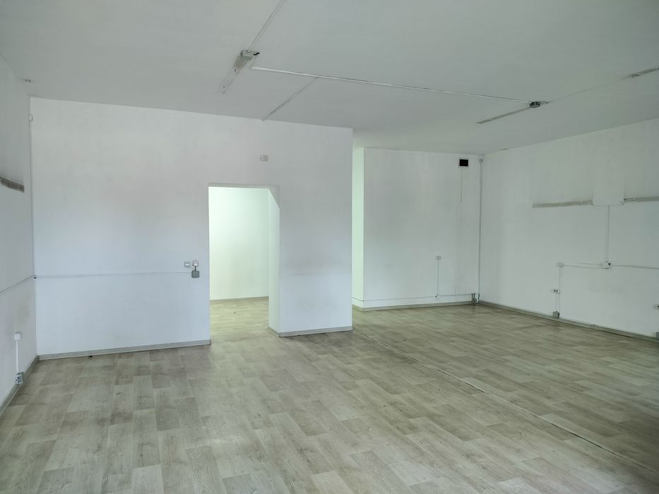 Сдаётся коммерческое помещение.