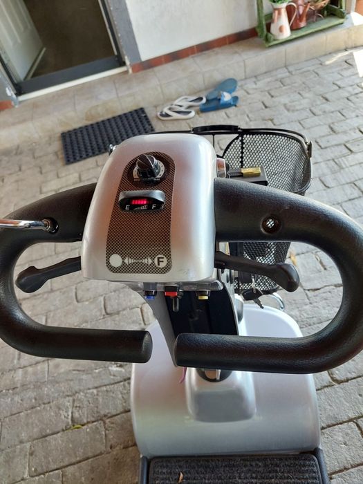 Carucior electric Shoprider pentru persoane in vârsta sau cu handicap