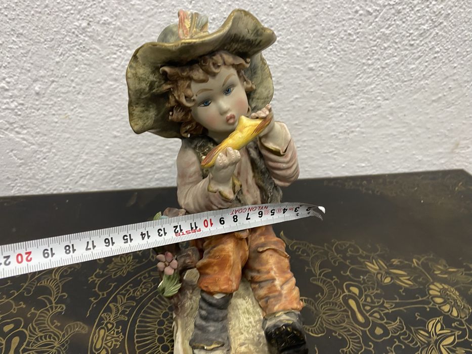 Стара италианска фигура от порцелан каподимонте