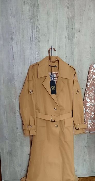 Плащи новые 22000 тенге