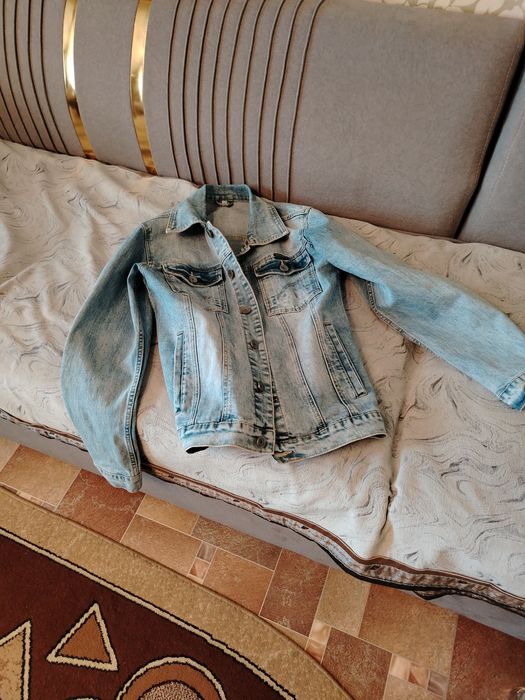 Продам джинсовую куртку, размер М