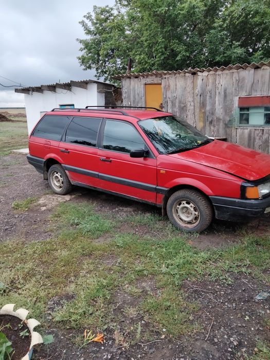 Продам машину пассад,красный