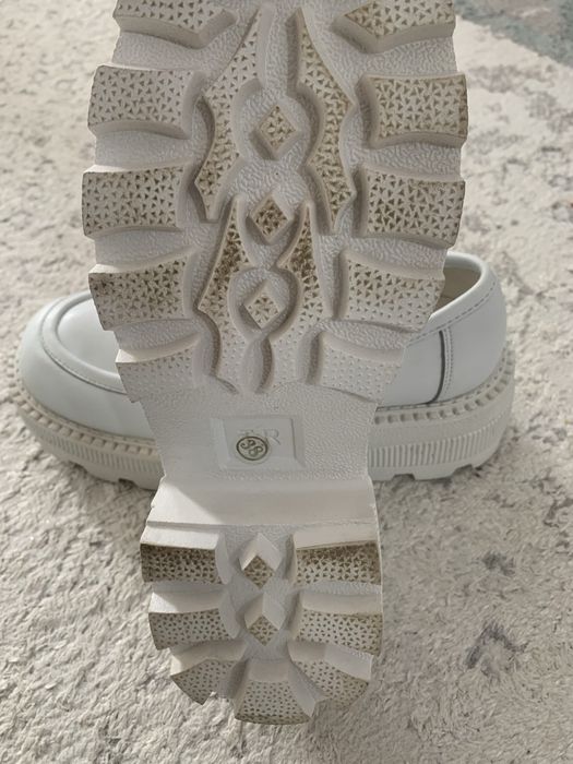 Продам женскую обувь