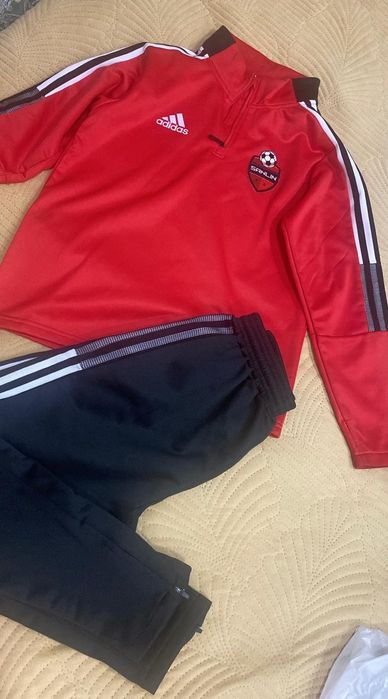 Продам костюм спортивный
