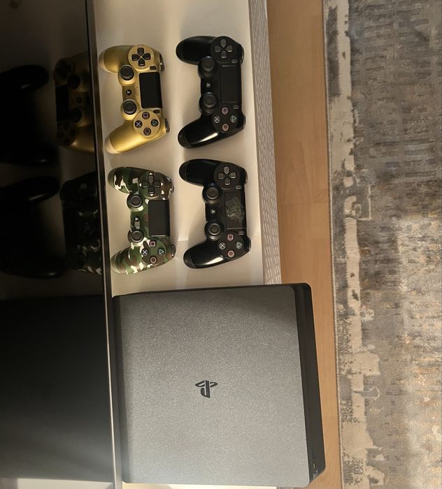 Playstation 4 slim 1 TB
