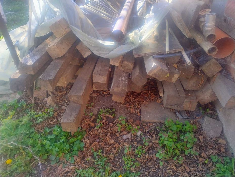 Продавам 30 броя дървени греди различни размери