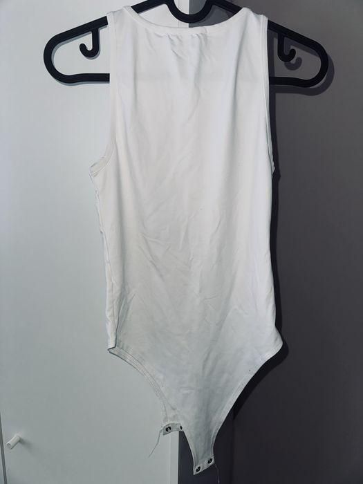 Дамско боди с дебели презрамки