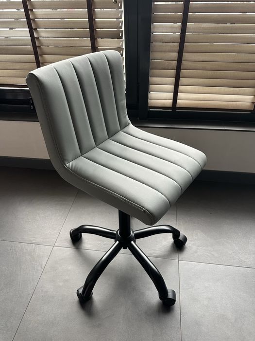 Стол на колелца Рим с 2г гаранция