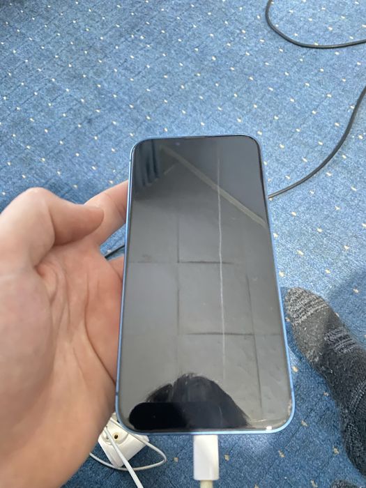 Продам айфон 13