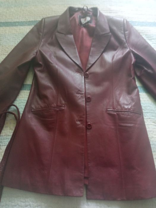 Женский кожаный пиджак