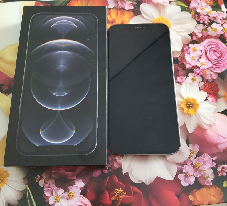 Продам iPhone 12 рго