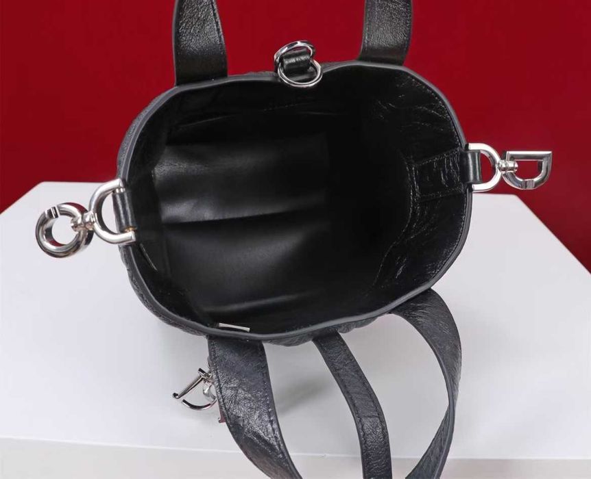 Чанта dior* естествена кожа,налична