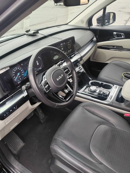 КIA CARNIVAL сотилади йили 2023   пробег 29050км булиб тулашга сотилад