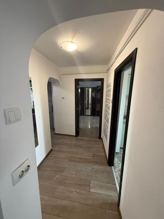Inchiriez apartament cu 2 camere