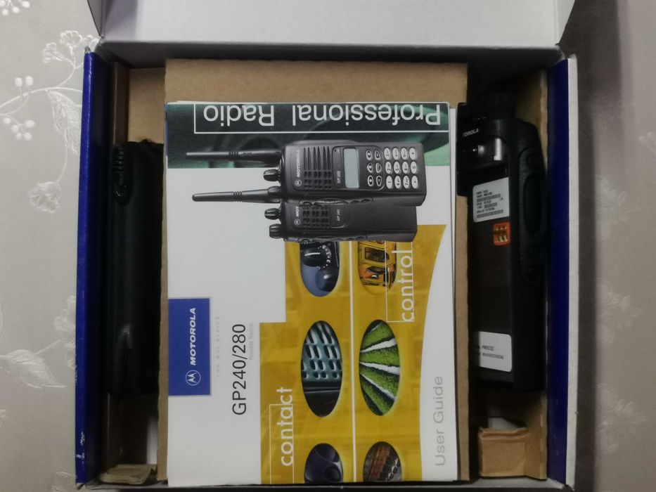 vand Statie portabila MOTOROLA GP240 in cutie originala - NOUA